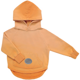 Bal Strijk Embleem Patch Reflecterend op een oranje hoodie