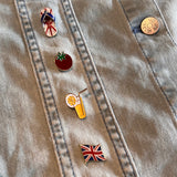 Brits Engelse Union Jack Vlag Emaille Pin samen met drie andere emaille pins
