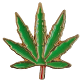 Close-up van de Cannabis Hennep Wiet Weed Marihuana Emaille Pin