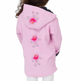 drie maal de Lelie Bloem Rhinestone Strass-steentjes Strijk Applicatie op de achterzijde van een roze jas kindermaat