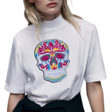 Sugar Skull Versierde Schedel XL Strijk Embleem Patch op een wit t-shirt