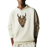 Hert Ree Bambi Opnaai Applicatie Patch op een ecru hoodie