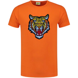 Tijger XL Strijk Embleem Patch op een oranje t-shirt