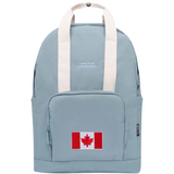Canada Maple Leaf Vlag Strijk Embleem Patch op een lichtblauwe rugzak