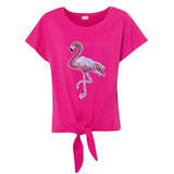 De rechter variant van de Roze Flamingo XXL Strijk Embleem Patch Set L+R op een roze t-shirt