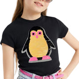 Pinguïn Reversible Paillette Op Naai XL Patch op een zwart t-shirtje
