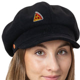 Pizza Punt Strijk Embleem Patch op een zwarte cap