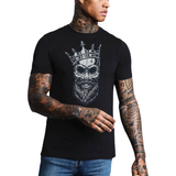 Schedel Kroon Baard Snor Biker XL strijk Embleem op een zwart t-shirt