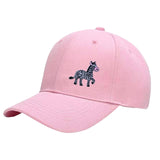 Zebra Paardje Strijk Embleem Patch op een roze cap