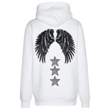 Vleugel Paillette XXL Strijk Embleem Patch Set Zwart samen met drie zilverkleurige paillette ster strijk patches op de achterzijde van een witte hoodie
