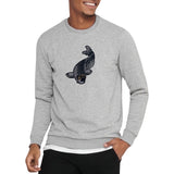 Koi Karper Vis Strijk Embleem Patch op een grijze sweater