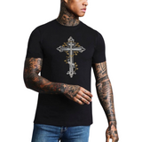 Kruis Cross Strijk Embleem Patch Zilver op een zwart t-shirt