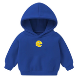 Pacman Strijk Embleem Patch op een kleine blauwe hoodie