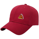 Pizza Punt Strijk Embleem Patch op een rode cap