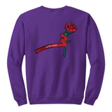 Roos Love Love Tekst Strijk Embleem XL Patch op een paarse sweater
