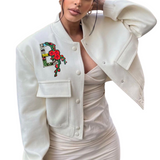 Alfabet Letter Hoofdletter B Opnaai Fashion Part op een wit jasje