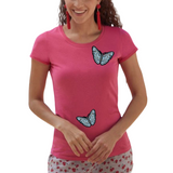 Twee maal de Vlinder Vlinders Strijk Embleem Patch Beige Blauw op een roze t-shirt