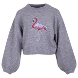 Roze Flamingo XXL Strijk Embleem Patch Rechts op een grijze sweater