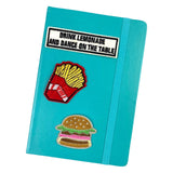 Hamburger Fastfood Strijk Embleem Patch samen met twee andere strijk patches op de voorzijde van een blauwe agenda
