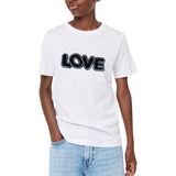 Love Paillette Tekst Strijk Embleem Patch op een wit t-shirt