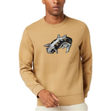 Karper Koi Vis XL Strijk Embleem Patch op een mosterdgele sweater