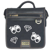 Diamant Diamond Strijk Embleem Patch samen met andere zwart witte strijk patches op een zwarte canvas tas