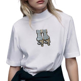 Poes Kat Reversible Paillette Strijk Embleem Patch Goud Zilver op een wit t-shirt