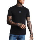Diamant Diamond Strijk Embleem Patch op een zwart t-shirt