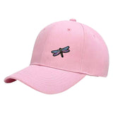 Libelle Insect Strijk Embleem Patch op een roze cap
