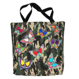 Vlinder Strijk Embleem Patch Multicolor Set 9 stuks op een tas met camouflage print