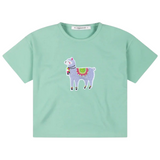 Lama Alpaca Strijk Embleem Patch Lila op een groen t-shirtje