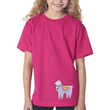 Lama Alpaca Strijk Embleem Patch Lila op een roze t-shirt