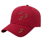 Vier maal de Muzieknoot Strijk Embleem Patch op een rode cap