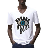 Oog Tranen Paillette XL Strijk Patch Embleem op een wit t-shirt