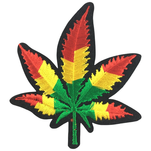 Wiet Hennep Cannabis blad Met Rasta kleuren Strijk Patch