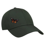 Vlinder Bruin Oranje Strijk Embleem Patch op een legergroene cap