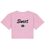Kroon Strass Strijk Embleem Patch Antraciet samen met een sweet strass strijk patch op een kort roze shirtje