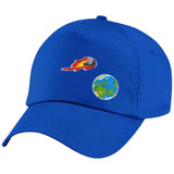 Aarde Planeet Aarde Strijk Embleem Patch op een blauwe cap