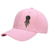 Dromenvanger Strijk Embleem Patch Pastel op een roze cap