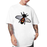 Bij Bijen XXL Strijk Embleem Patch op een wit t-shirt