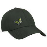 Vlinder Strijk Patch Lichtgroen Zwart op een groene cap
