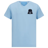 Masker Strijk Embleem Patch op een lichtblauw t-shirt