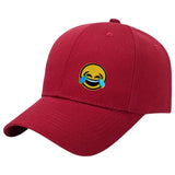 Emoji Smiley Strijk embleem Patch Tranen Lachen op een rode cap