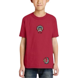 Hoofdtooi Indiaan Strijk Embleem Patch samen met een andere indianen strijk patch op een rood t-shirt
