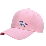 Eenhoorn Unicorn Paarse Manen Strijk Embleem Patch op een roze cap