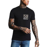 50 Cent Tekst Strijk Embleem Patch op een zwart t-shirt