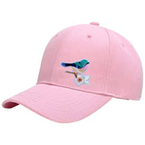 Vogel Vogeltje Mees Strijk Embleem Patch op een licht roze cap