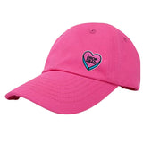 Drop Dead Hart Strijk Embleem Patch op een roze cap