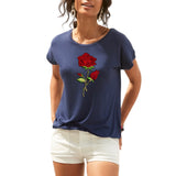 Roos Op Gouden Steel XL Paillette Strijk Embleem Patch op een donkerblauw t-shirt