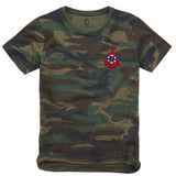Rood Anker Strijk Embleem Patch op een shirtje met camouflage print